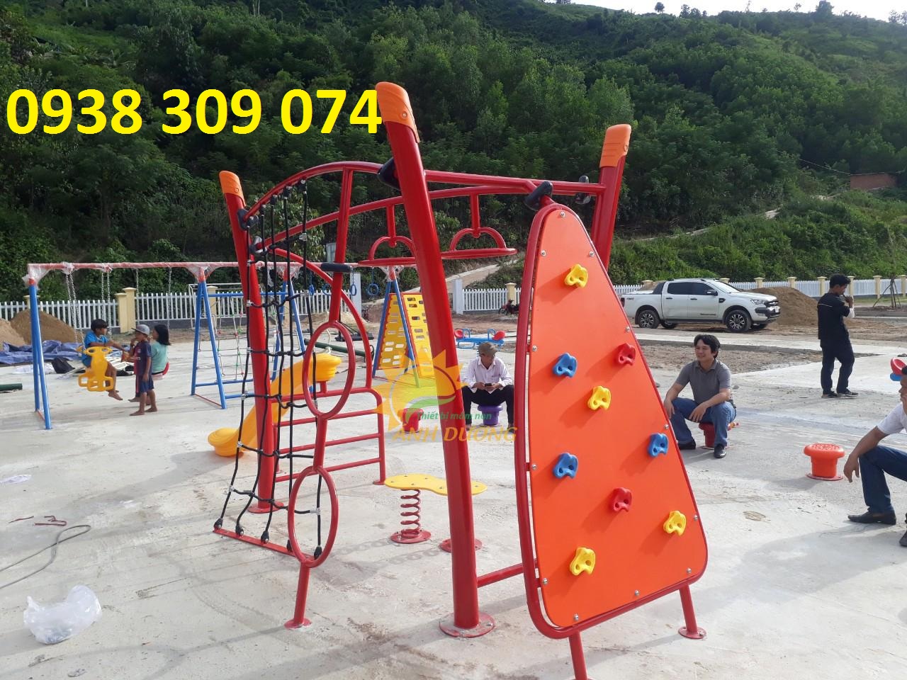 Thang leo vận động thể chất cho trẻ | BigBuy360 - bigbuy360.vn