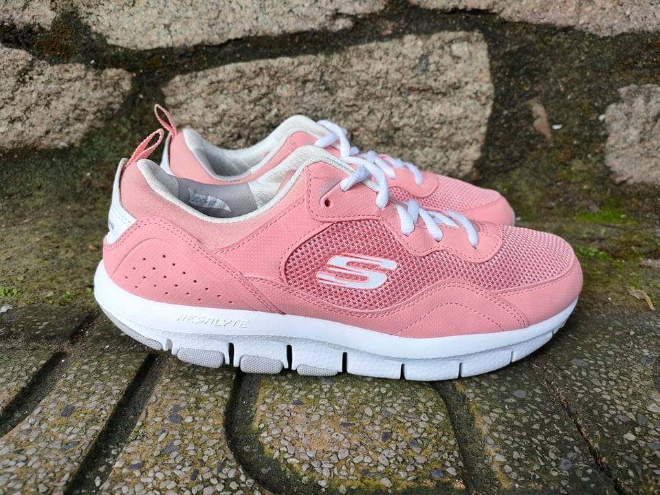 Giày thể thao thương hiệu SKECHERS siêu nhẹ êm chân  - ZAL0: 0907.130.133
