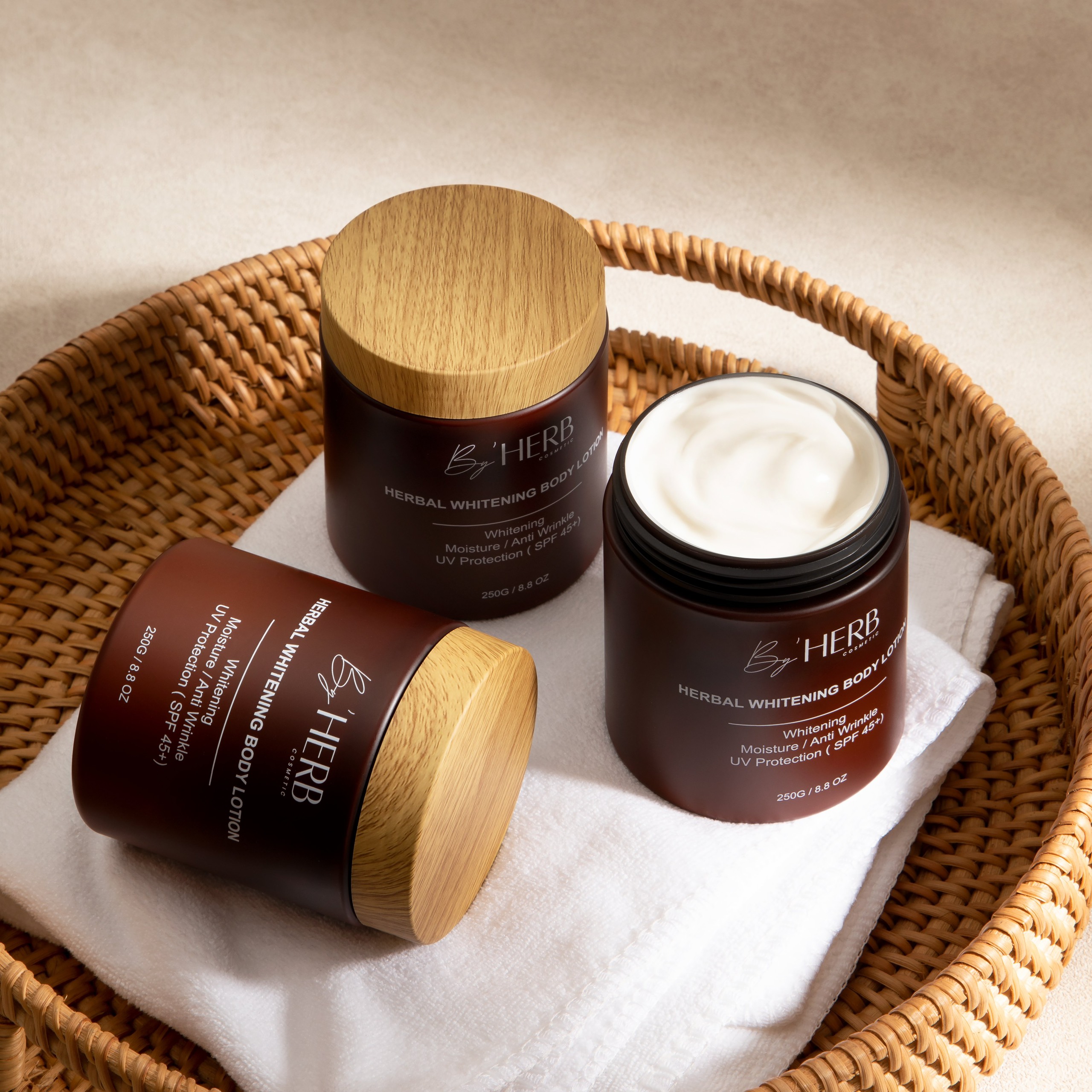 KEM DƯỠNG TRẮNG DA BODY BY'HERB - HERBAL WHITENING BODY LOTION 250G | BigBuy360 - bigbuy360.vn