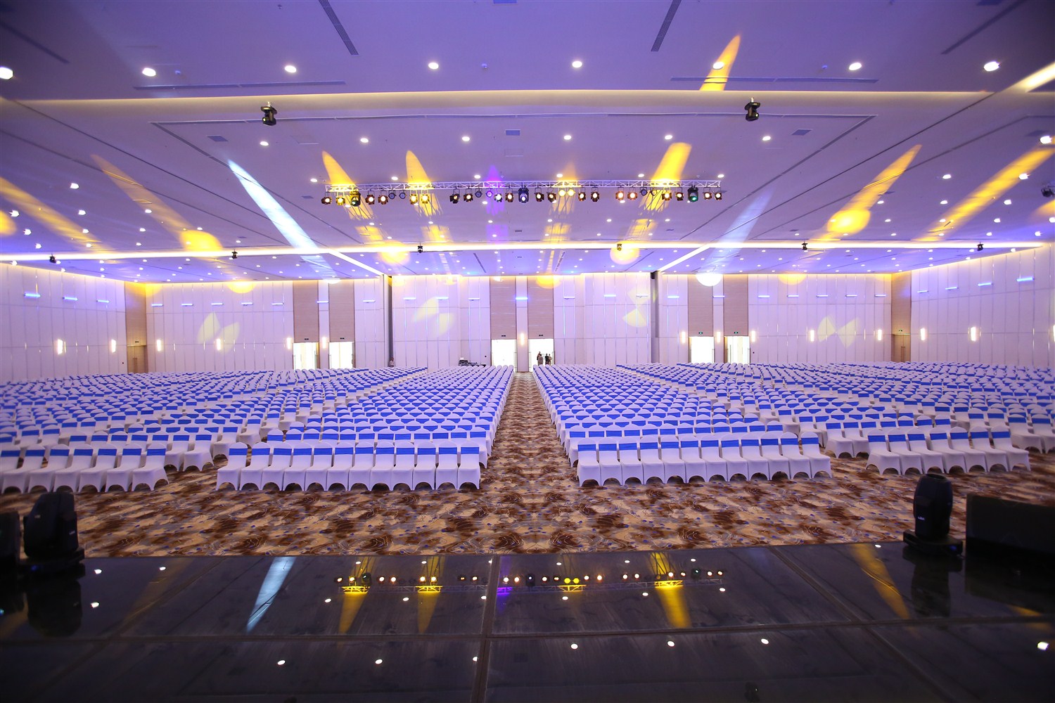 Tại sao nên mua Máy lạnh giấu trần nối ống gió cho không gian của bạn? | BigBuy360 - bigbuy360.vn