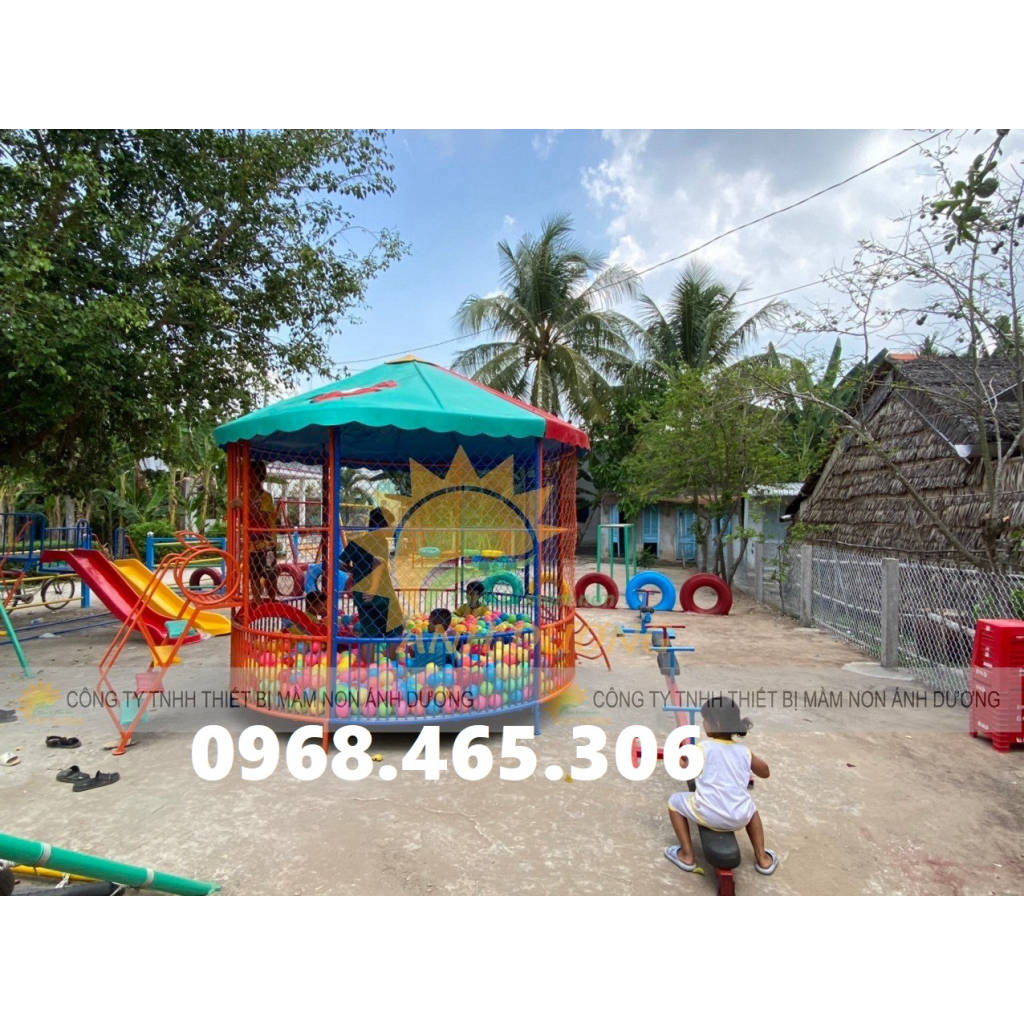 Nhà banh sắt mái nhựa composite chuyên dụng ngoài trời | BigBuy360 - bigbuy360.vn